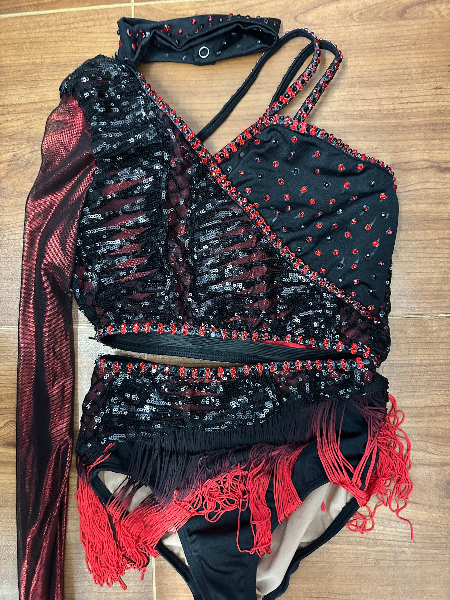 Pre-Owned Costume Petite Adult Red 10th House TH24166 Jazz Tap Musical Theater Sequin 2 pc Fringe