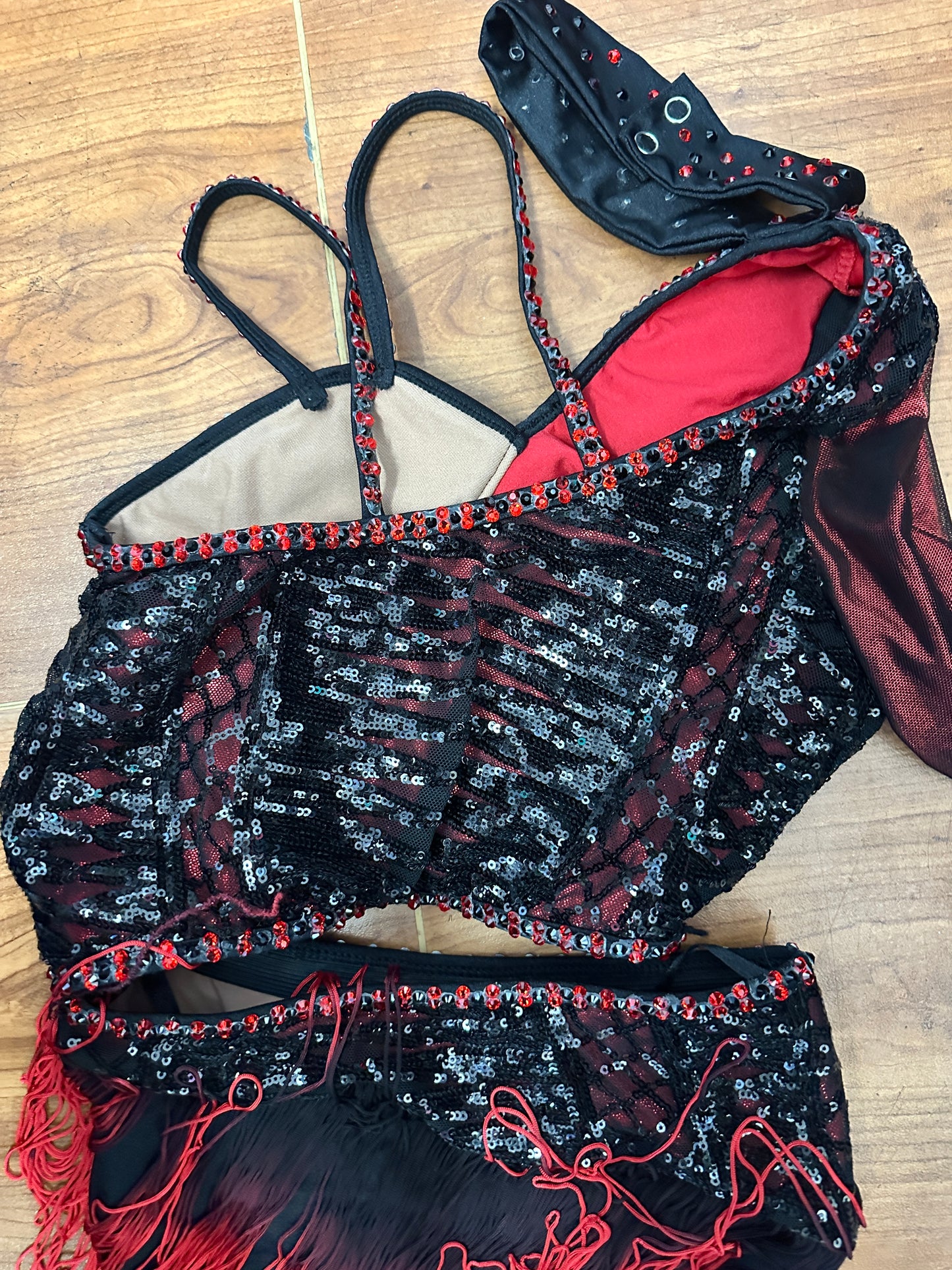Pre-Owned Costume Petite Adult Red 10th House TH24166 Jazz Tap Musical Theater Sequin 2 pc Fringe