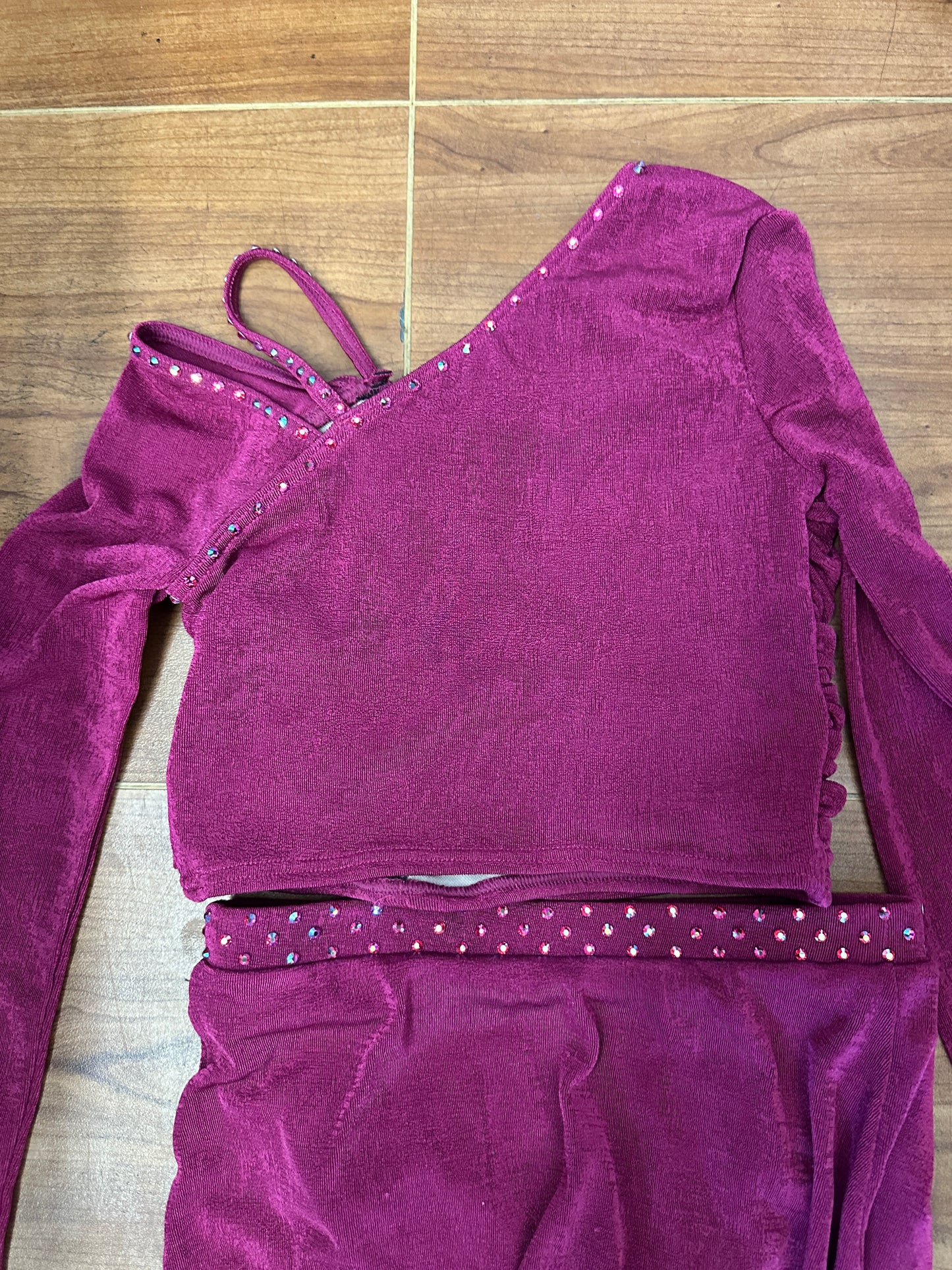Pre-Owned Costume Medium Child Magenta Weissman 17174/17126 Lyrical Contemporary Jazz 2 pc Rhinestone Long Sleeve