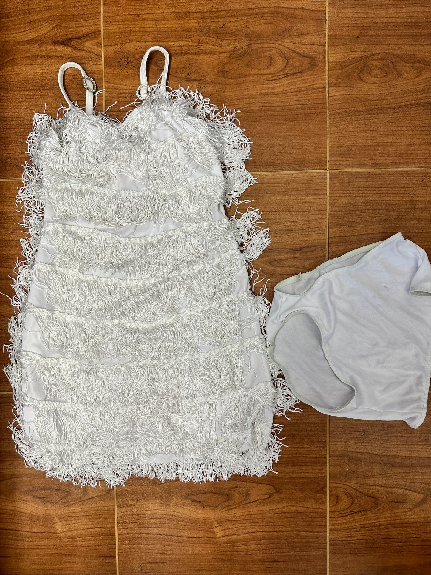 Pre-Owned Costume Weissman  2958 Medium Child White Fringe Jazz Tap Rhinestones