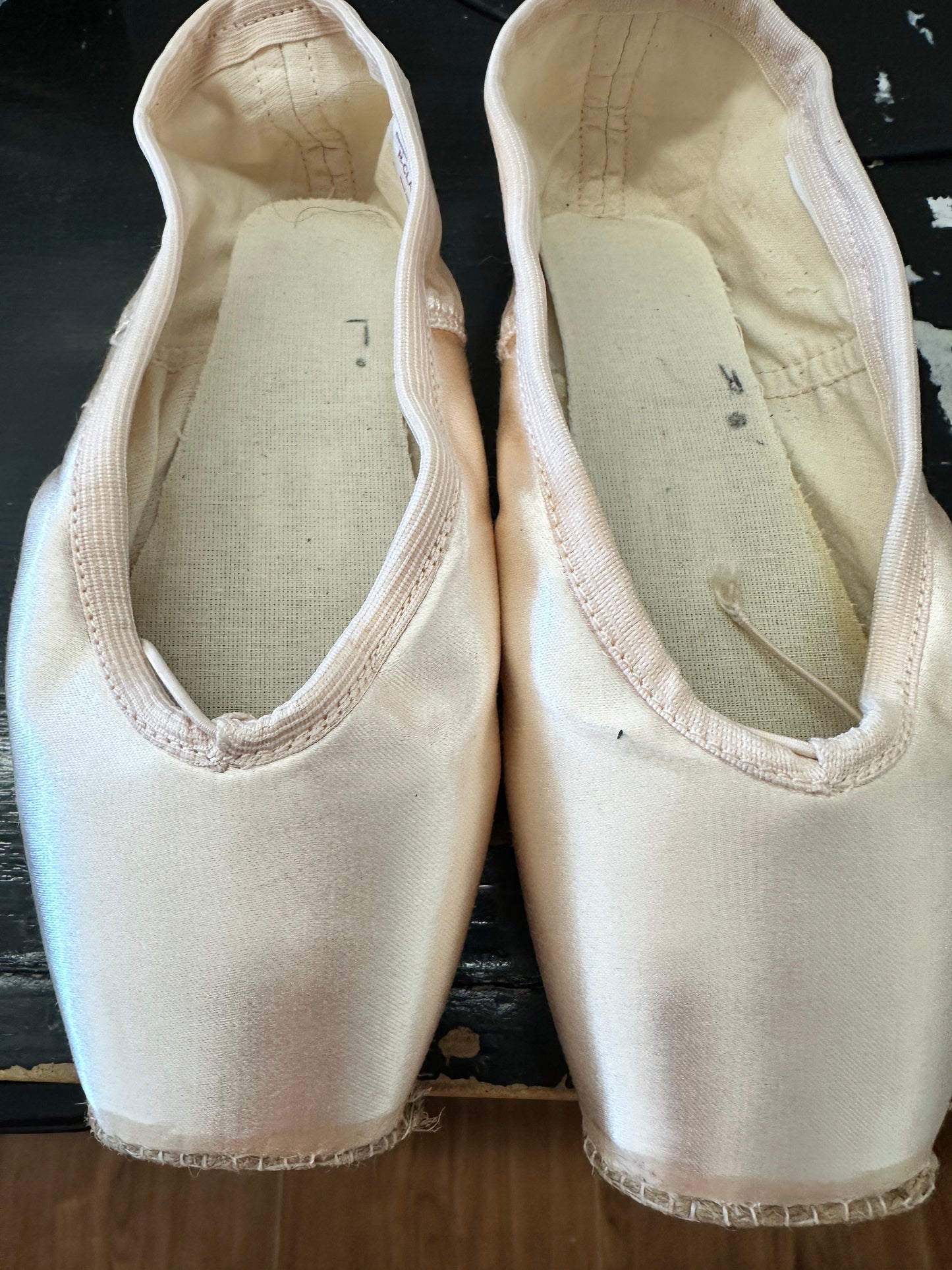 New Pointe Shoes Suffolk Royale 6.5XX Hard Brand New SEE DESCRIPTION (Copy)