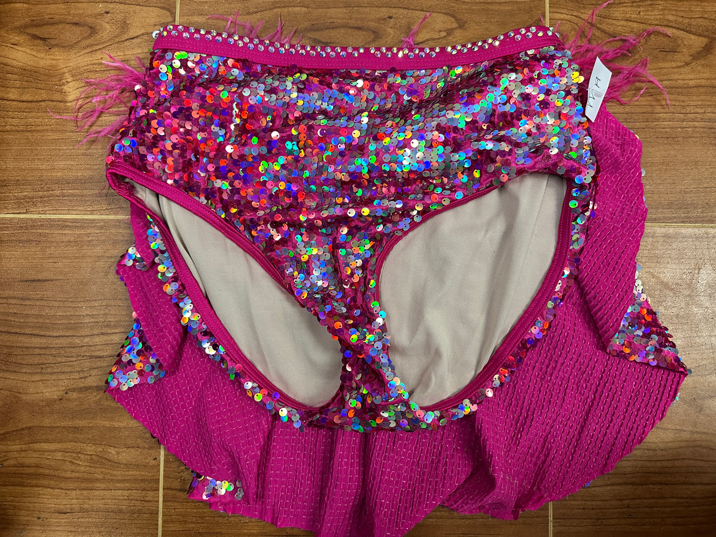Pre-Owned Skirt Medium Adult Pink Weissman S12145 Jazz Tap Musical Theater Sequin Feather