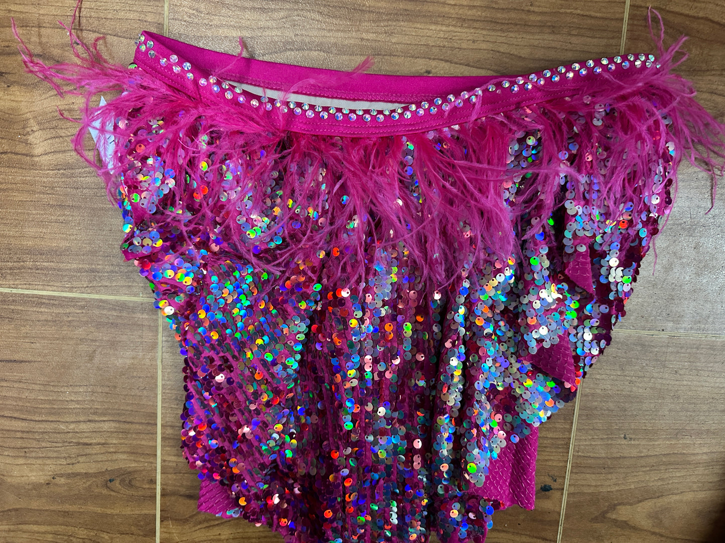 Pre-Owned Skirt Medium Adult Pink Weissman S12145 Jazz Tap Musical Theater Sequin Feather