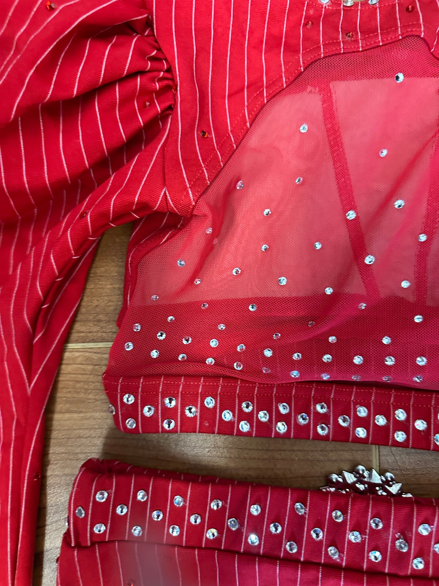 Pre-Owned Costume Small Child Red Weissman 16760 Jazz Tap Musical Theater 2 pc Pin Stripes Puffy Sleeves