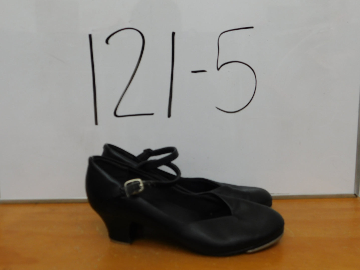 Pre-Owned Tap Shoes Capezio Big Kid 4M  Leather Buckle