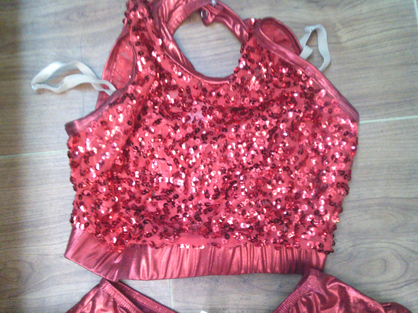 Pre-Owned Costume AWCT  V2221 Medium Adult Red Tulle Skirt Jazz Musical Sequin