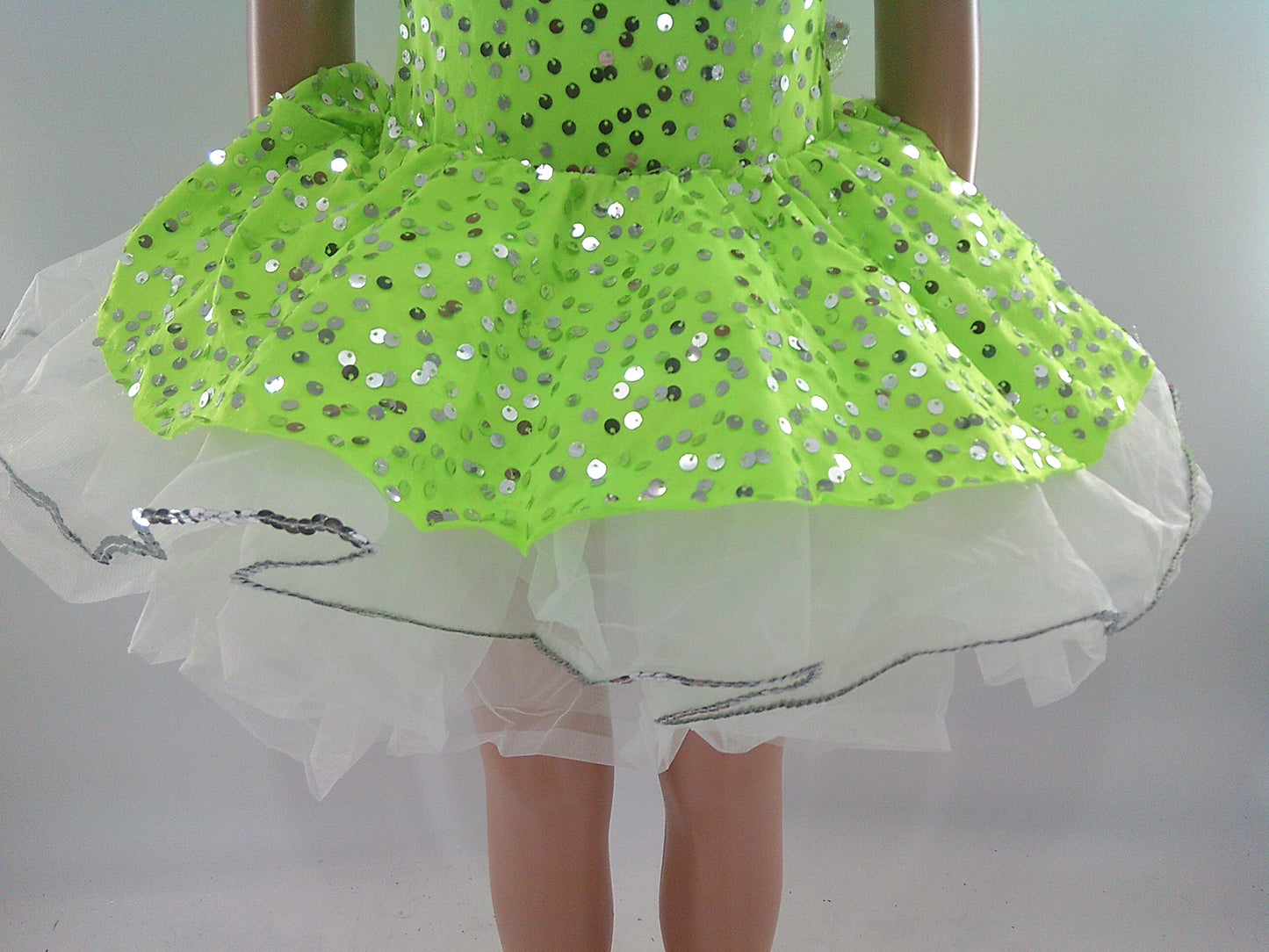 Pre-Owned Costume Costume Gallery  17319 Intermediate Child  Green Dress  Jazz Sequin