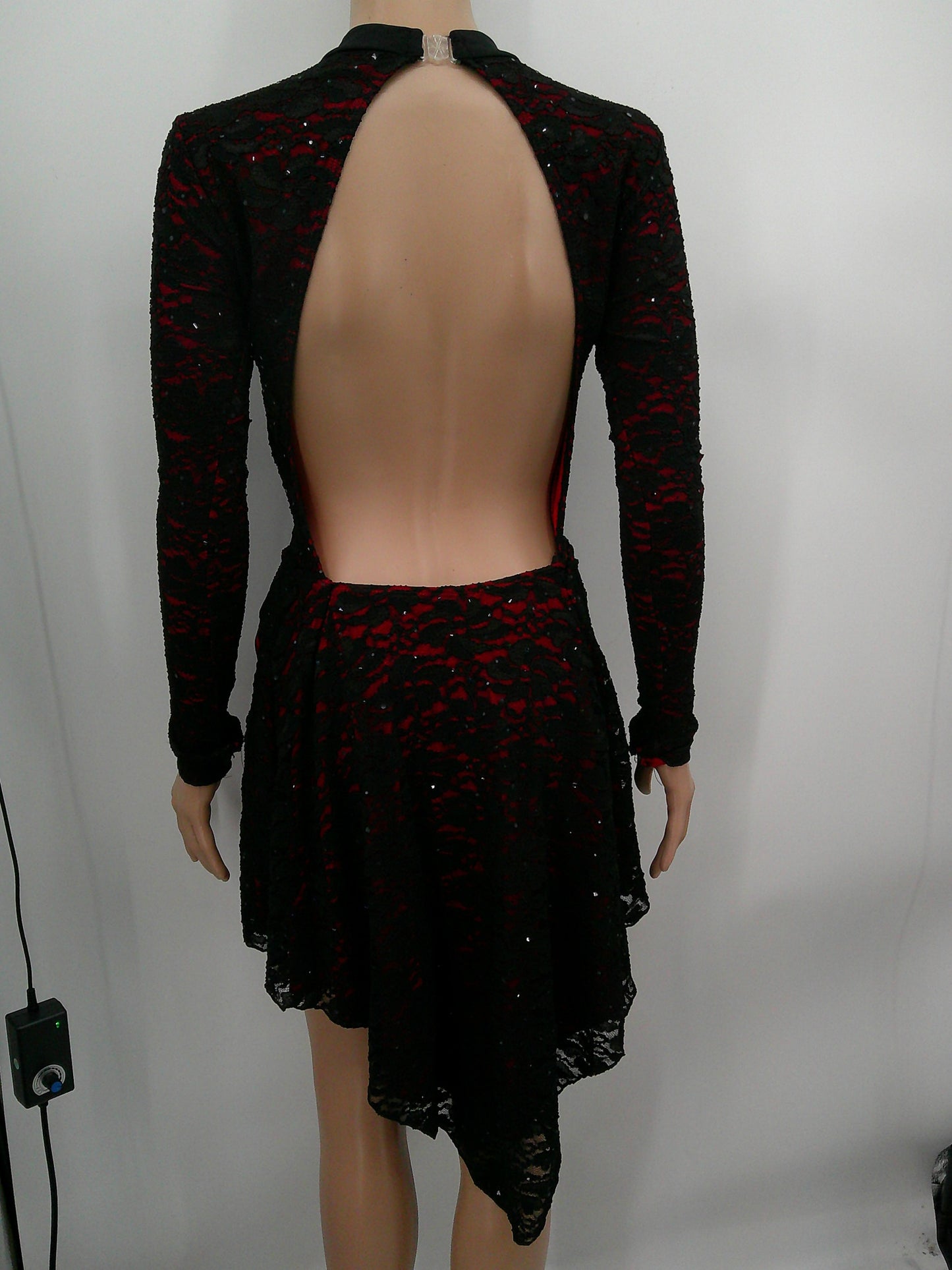 Pre-Owned Costume Unknown   Medium Adult Red Lace Tango Sequins Tango