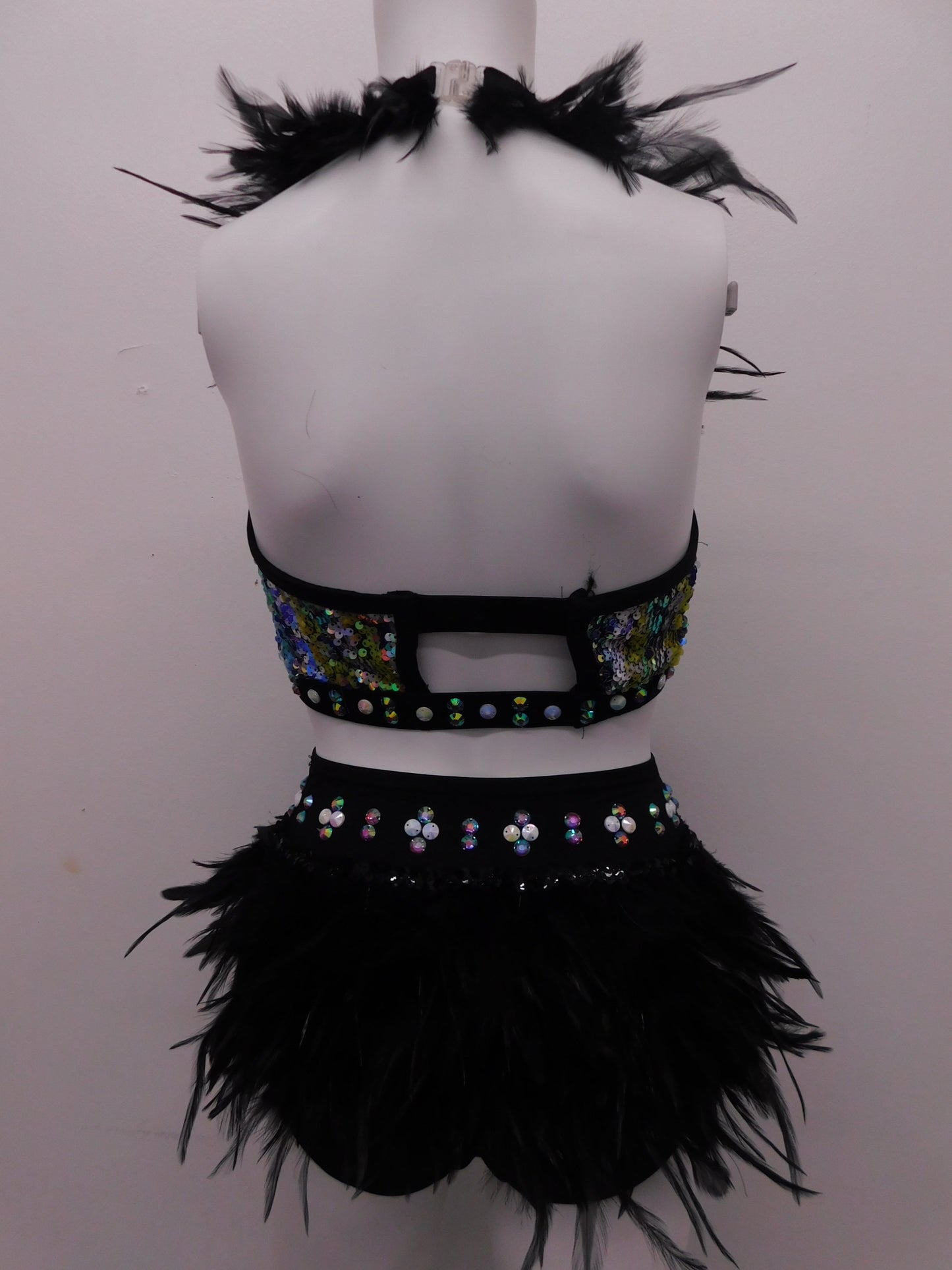 Pre-Owned Costume Large Child Black Glamour Jazz Musical Theater Feather Rhinestones 2 pc