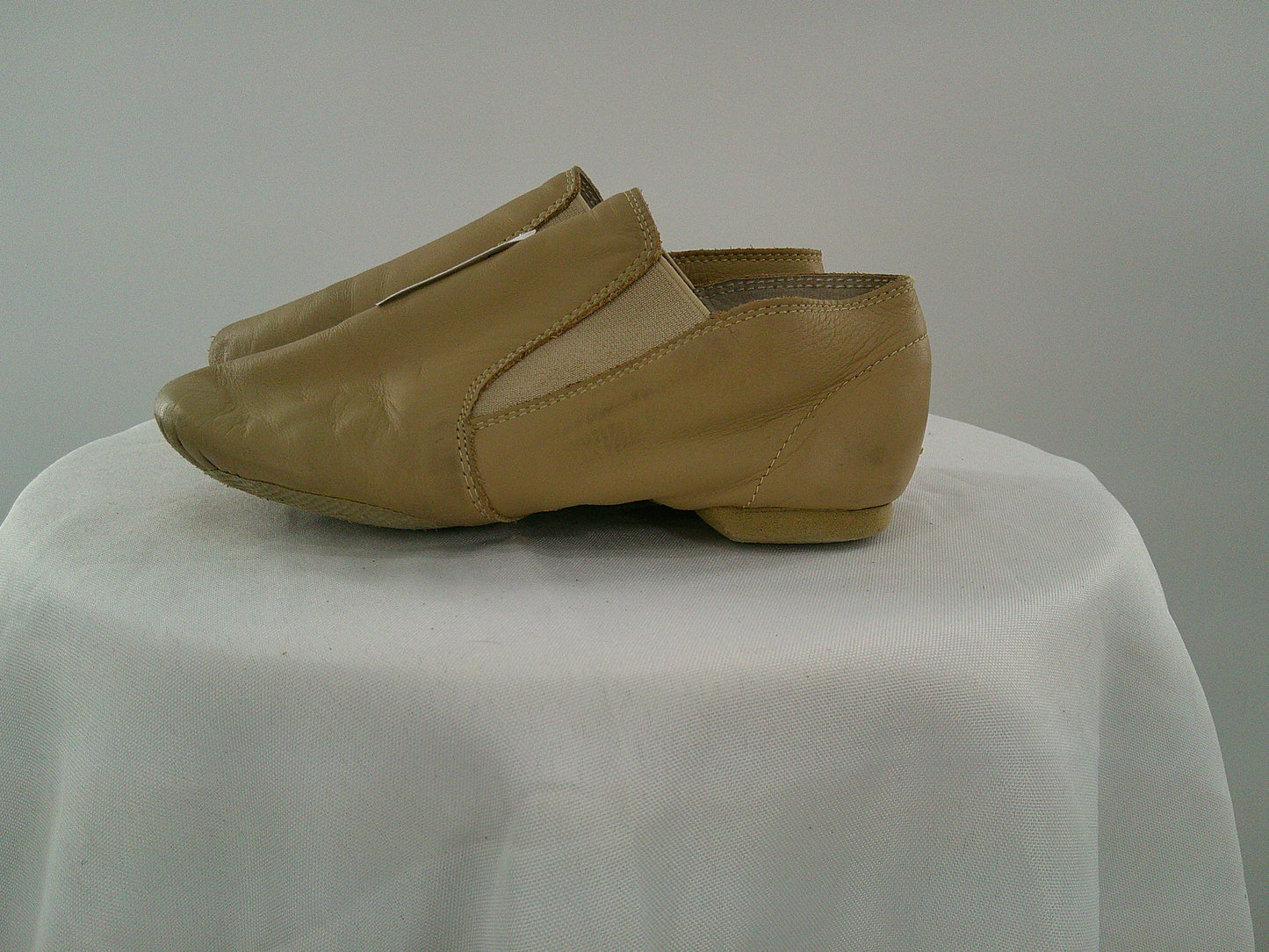 Pre-Owned Jazz Shoes Revolution Adult 2M Slip On Leather  Split Sole