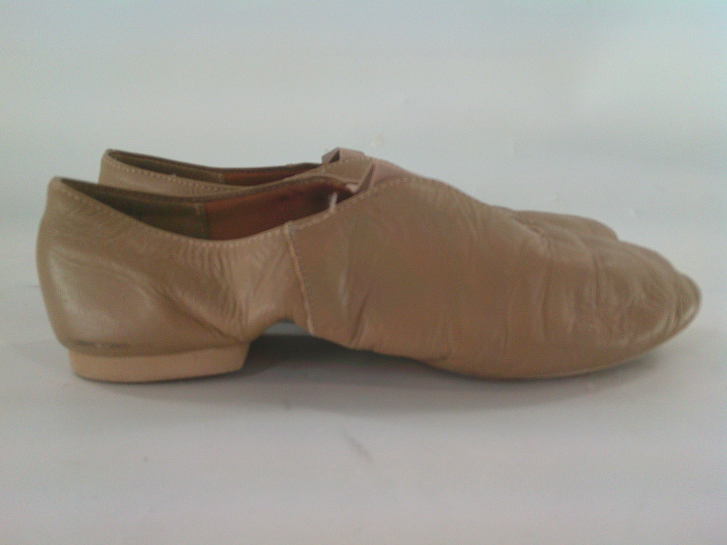 Pre-Owned Jazz Shoes DanzNMotion Adult 5.5M Slip On Leather Top Elastic