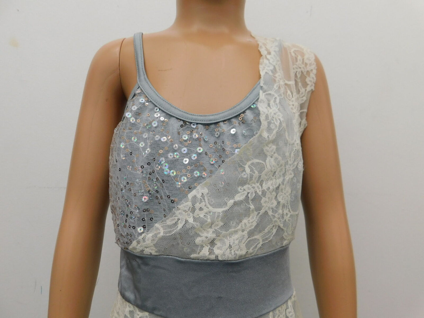 Pre-Owned Costume Costume Gallery  15263 Medium Child Gray Lace Dress Lyrical Sequin
