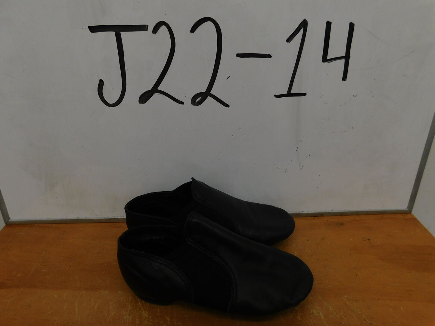 Pre-Owned Jazz Shoes Capezio Little Kid 12M  Leather Slip On