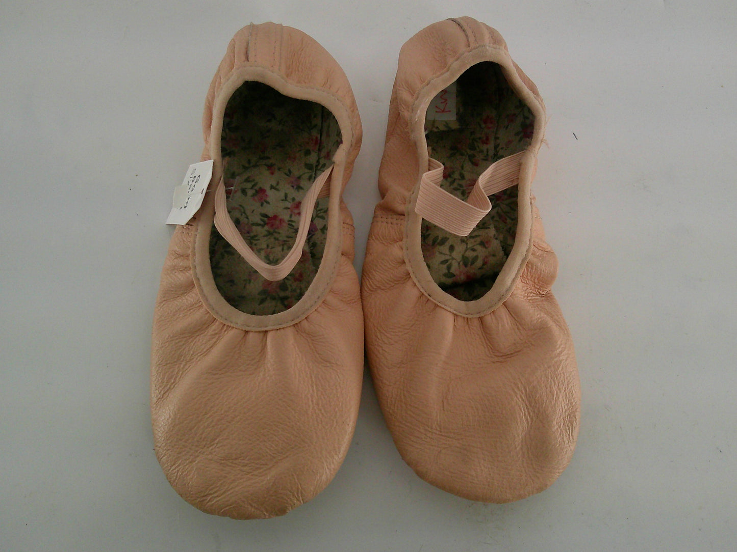 Pre-Owned Ballet Shoes DanzNMotion Big Kid 2M  Leather Single Strap Full Sole