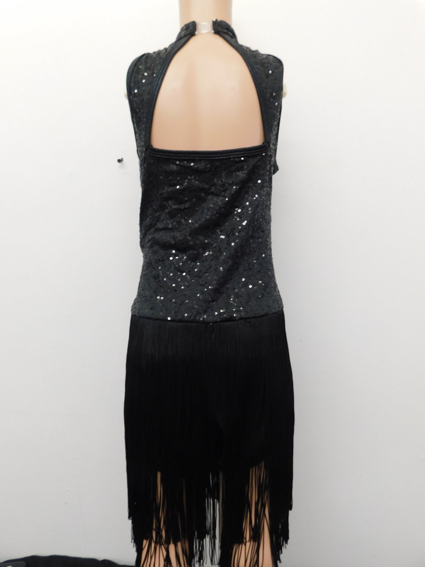 Pre-Owned Costume Curtain Call  J5313 XL Child Black Fringe Jazz Latin Sequins Flapper