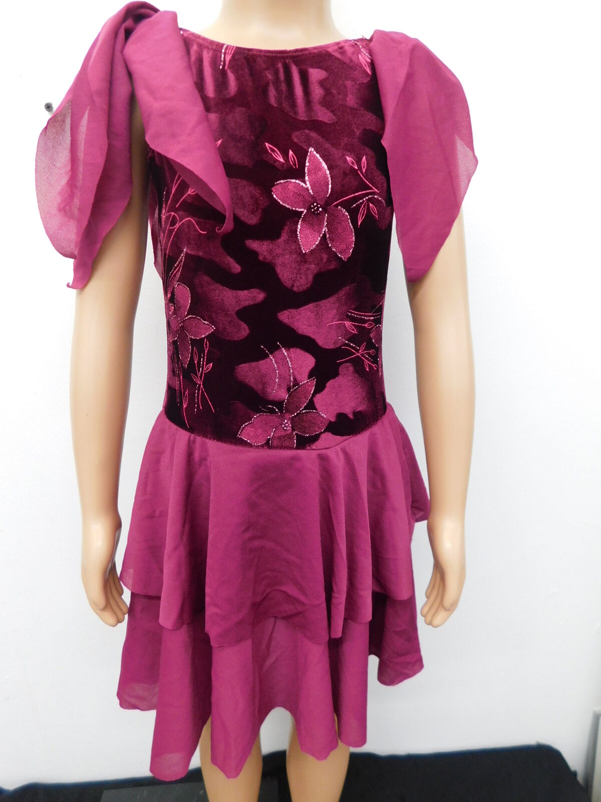 Pre-Owned Costume Dansco   Small Child Burgundy  Contemporary
