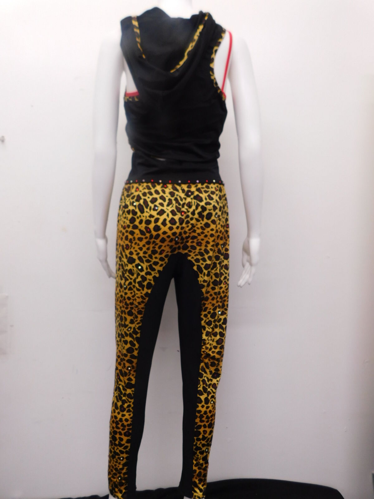 Pre-Owned Costume Curtain Call   XL Child Red 3 piece Hip Hop Rhinestones