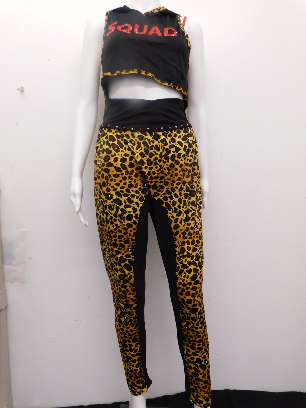 Pre-Owned Costume Curtain Call   XL Child Red 3 piece Hip Hop Rhinestones