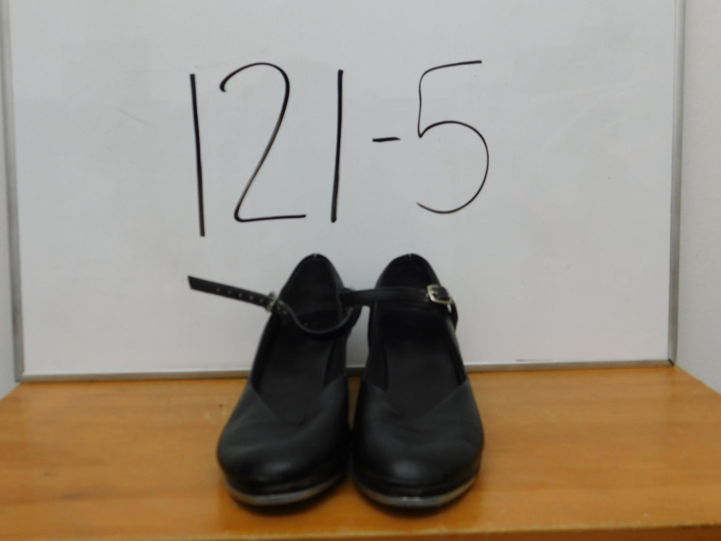 Pre-Owned Tap Shoes Capezio Big Kid 4M  Leather Buckle