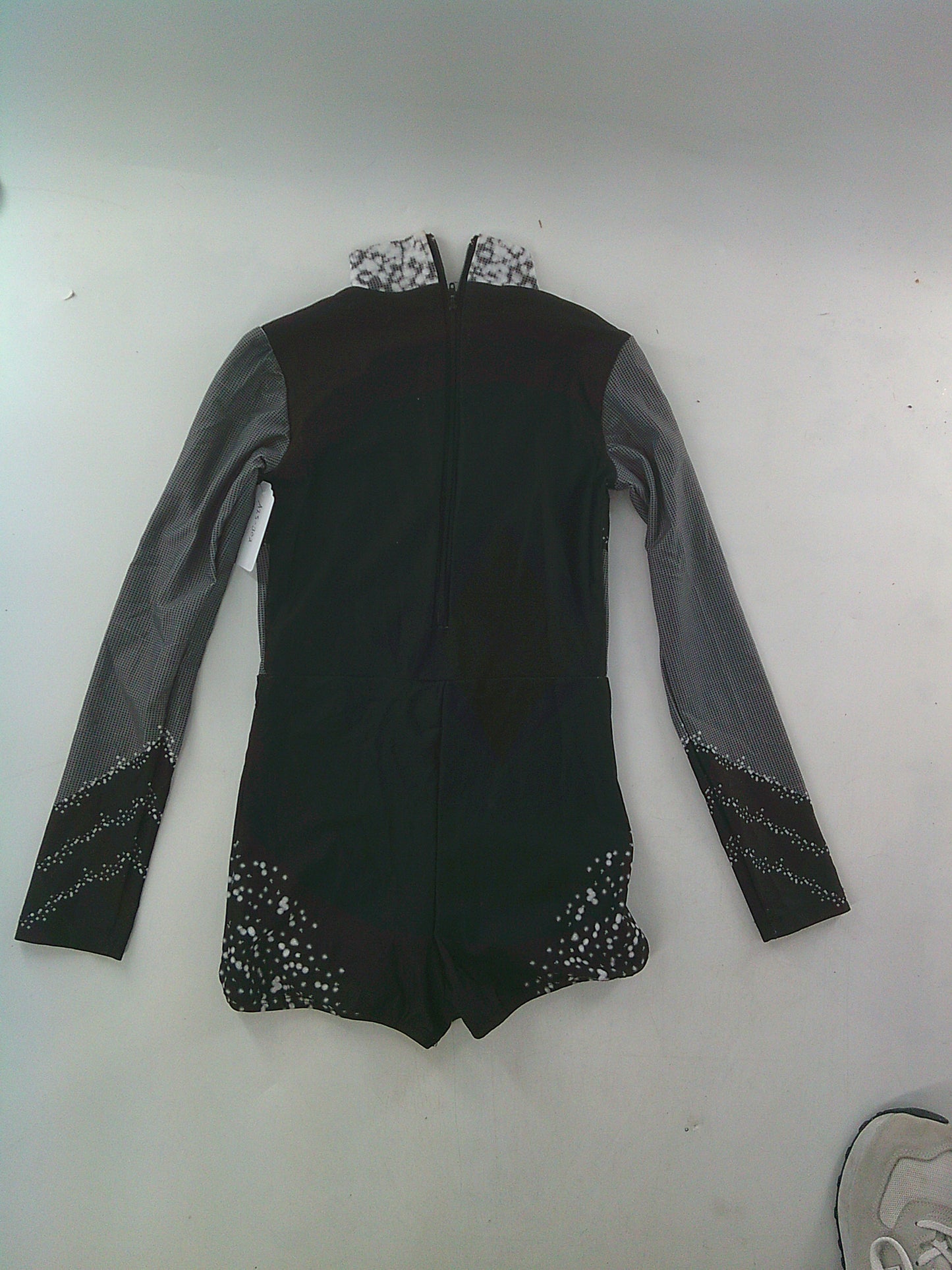 Pre-Owned Biketard Costume Alexandra   Large Child Gray  Modern Acro