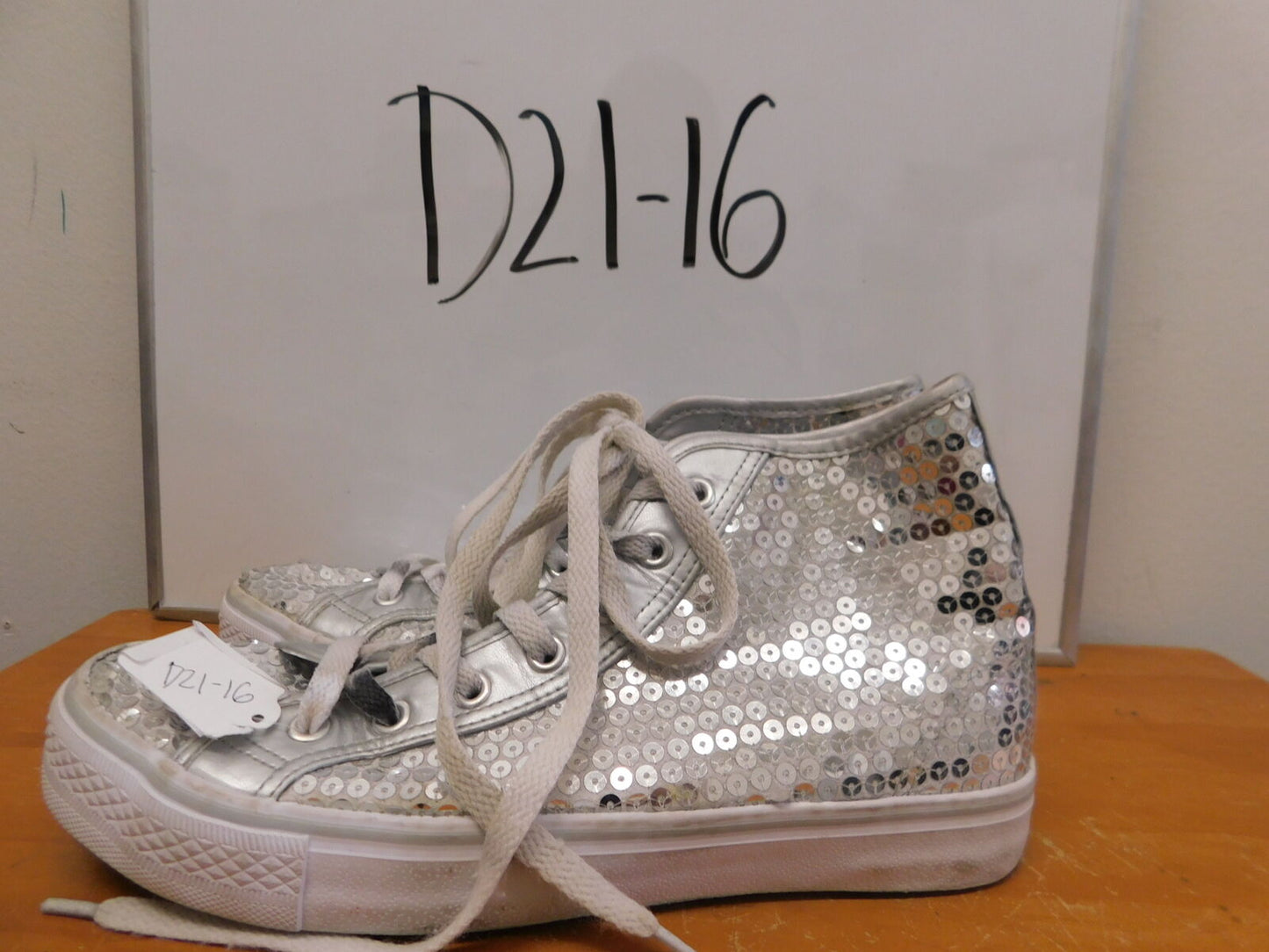 Pre-Owned  Shoes Balera Adult 8M Sneakers Sequin