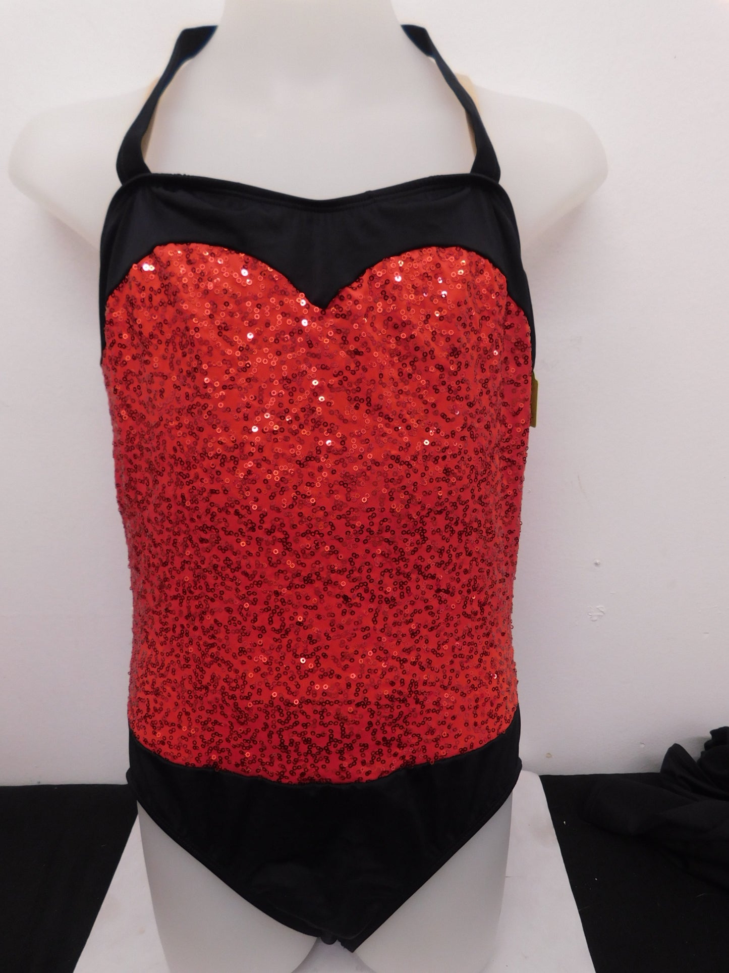 Pre-Owned Costume Leotard Weissman 5094 Large Child Red Sequin Jazz Ballet