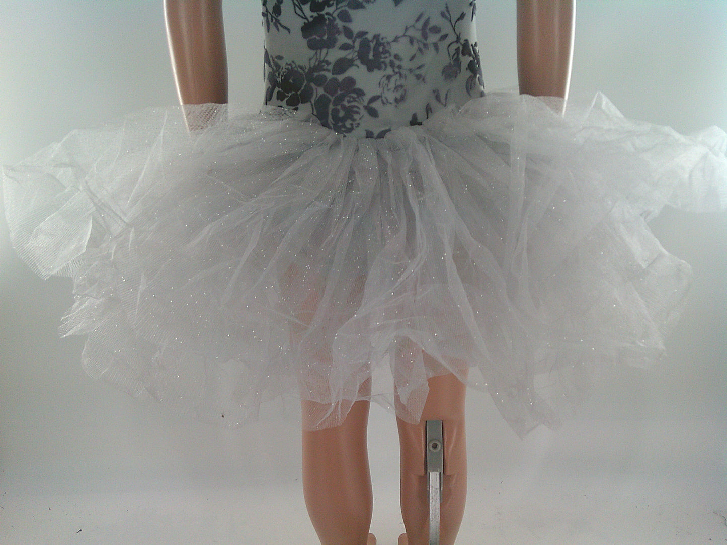 Pre-Owned Costume Weissman  8875 Intermediate Child  Silver  Ballet