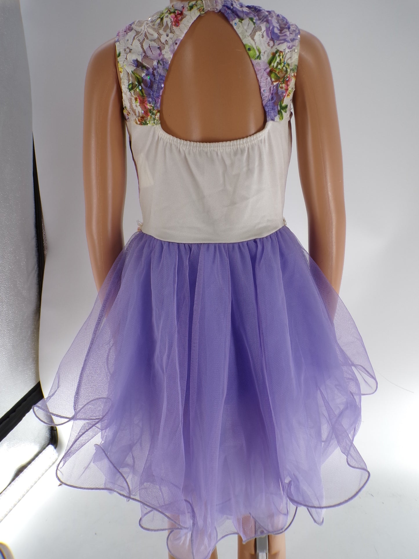 Pre-Owned Costume Gallery  18212 Medium Child Lavender  Lyrical Sequins