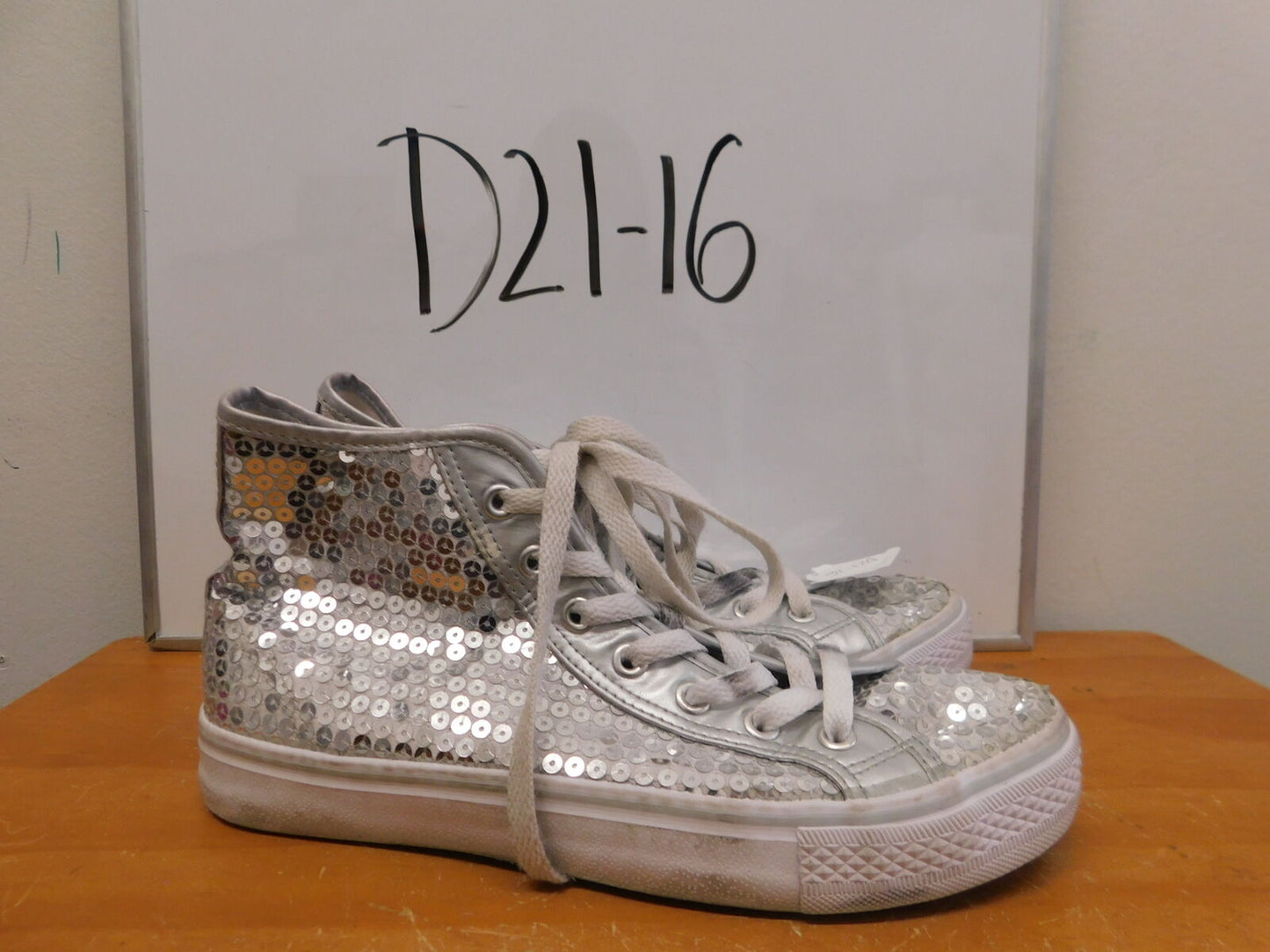 Pre-Owned  Shoes Balera Adult 8M Sneakers Sequin