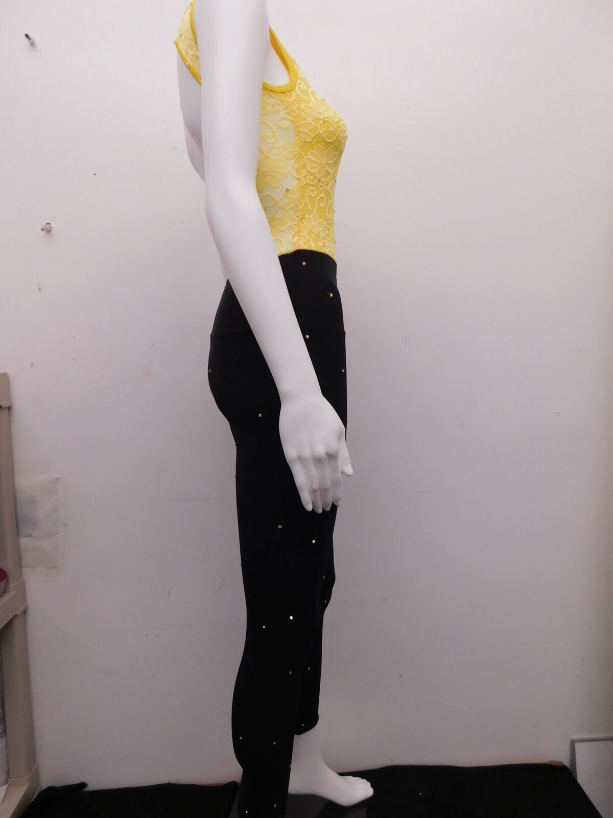 Pre-Owned Costume Unbranded   Large Child Yellow Jumpsuit Jazz Rhinestones