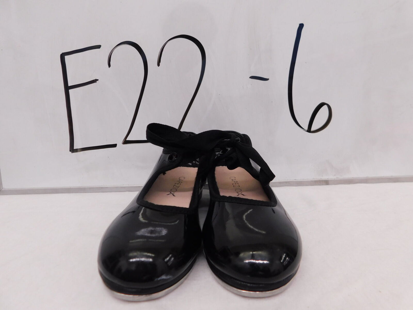 Pre-Owned Tap Shoes Capezio Toddler 9.5N Tyette Leather Ribbon or Elastic Student
