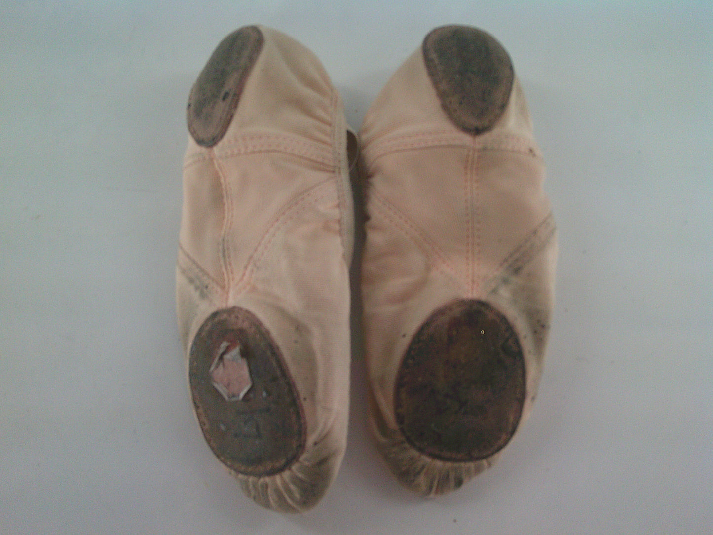 Pre-Owned Ballet Shoes DanzNMotion Youth 2M  Canvas Crossed Straps Split Sole