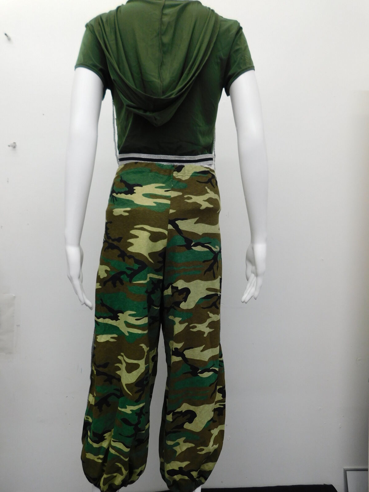 Pre-Owned Costume Gallery   Medium Adult Camo 2pc Hip Hop Clogging