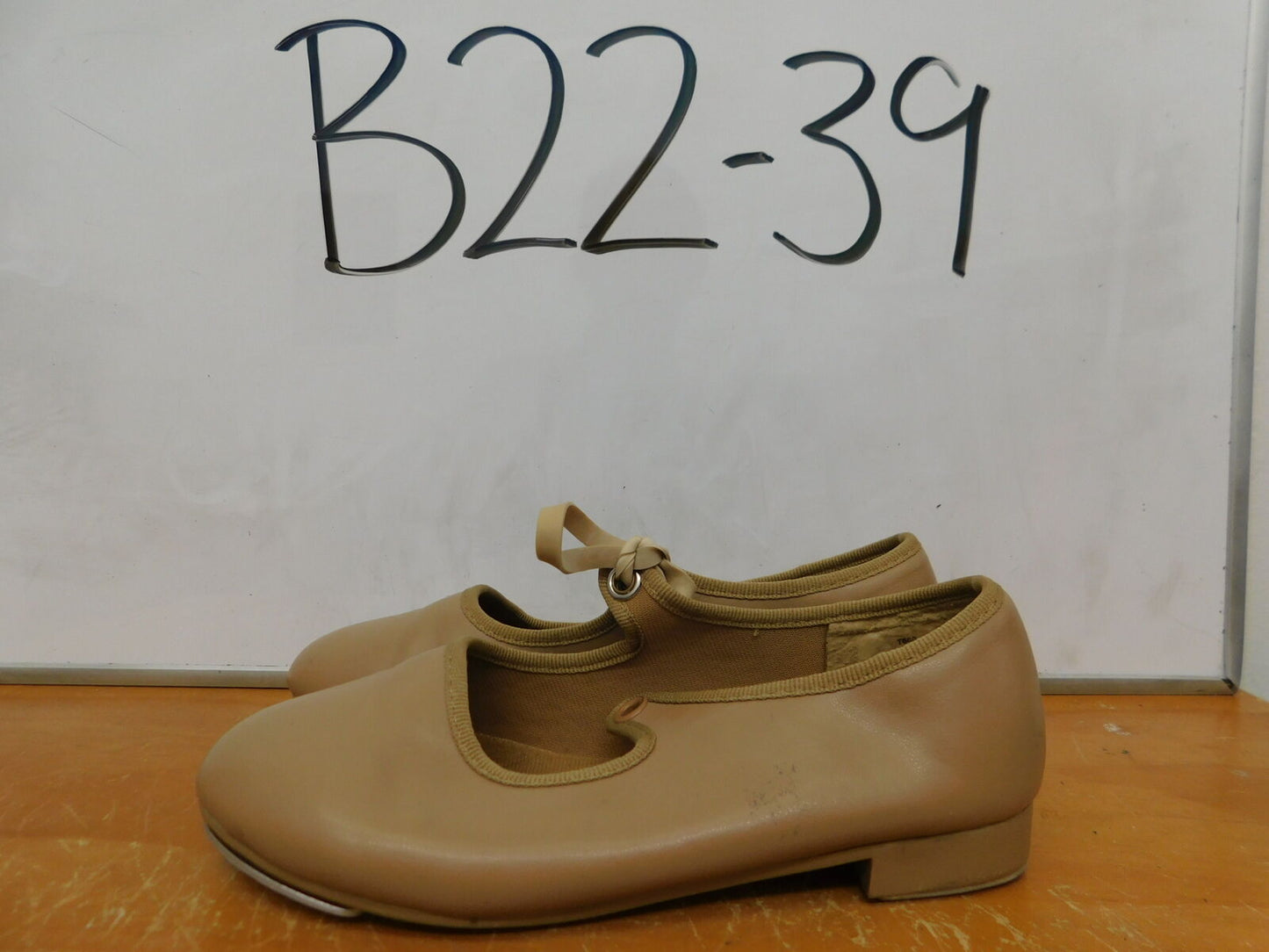 Pre-Owned Tap Shoes Dance Class Little Kid 11M Tyette Leather Ribbon or Elastic Student