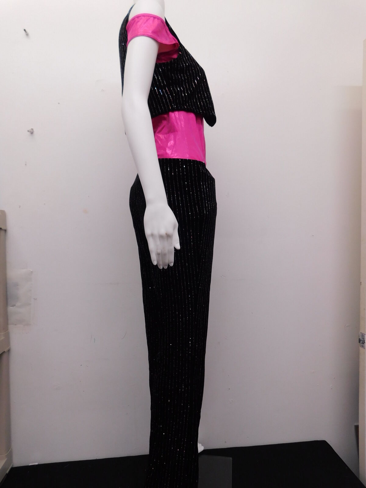 Pre-Owned Costume Costume Gallery   Medium Adult Pink Suit Jazz Glitter Gangster