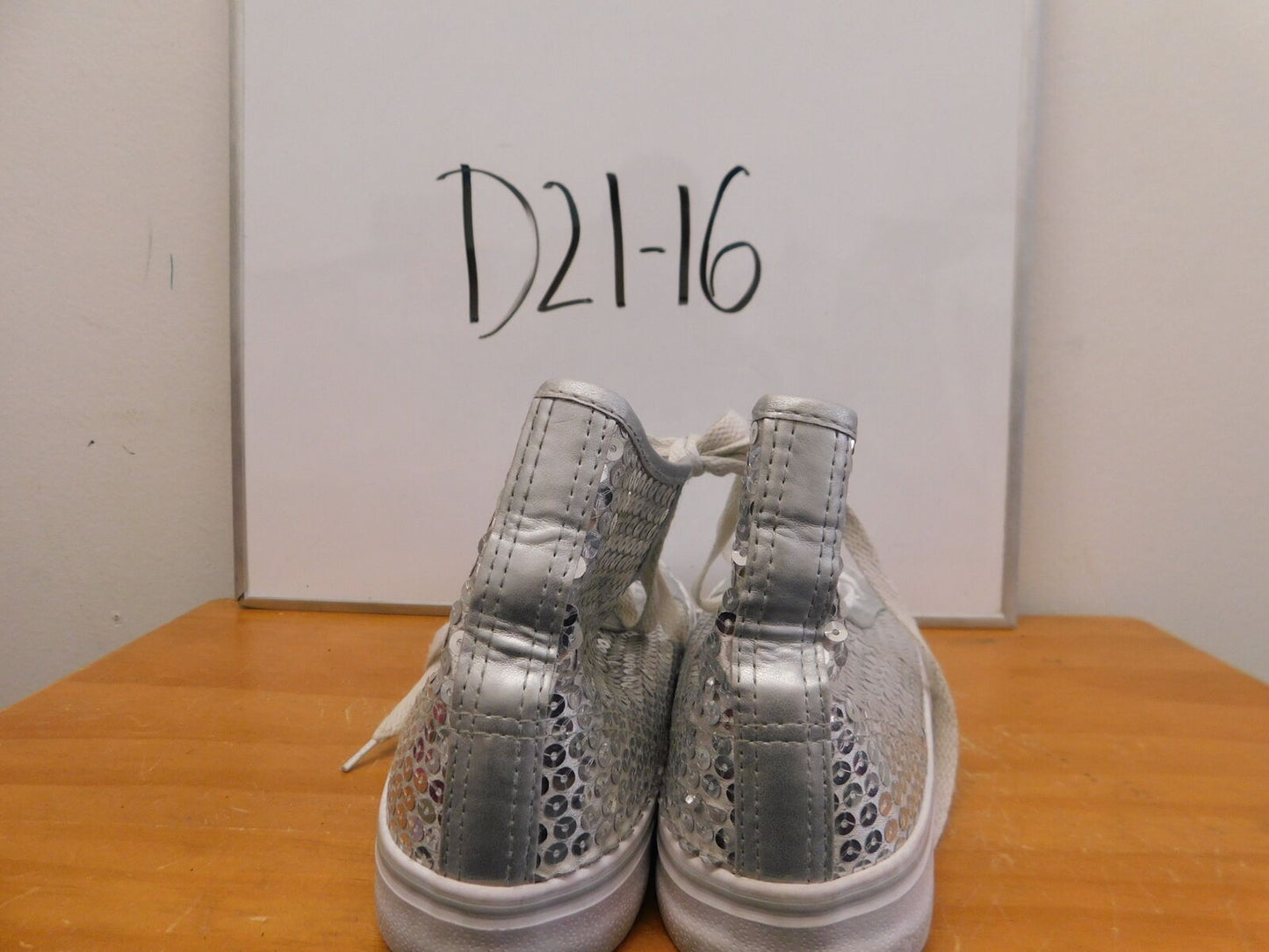 Pre-Owned  Shoes Balera Adult 8M Sneakers Sequin