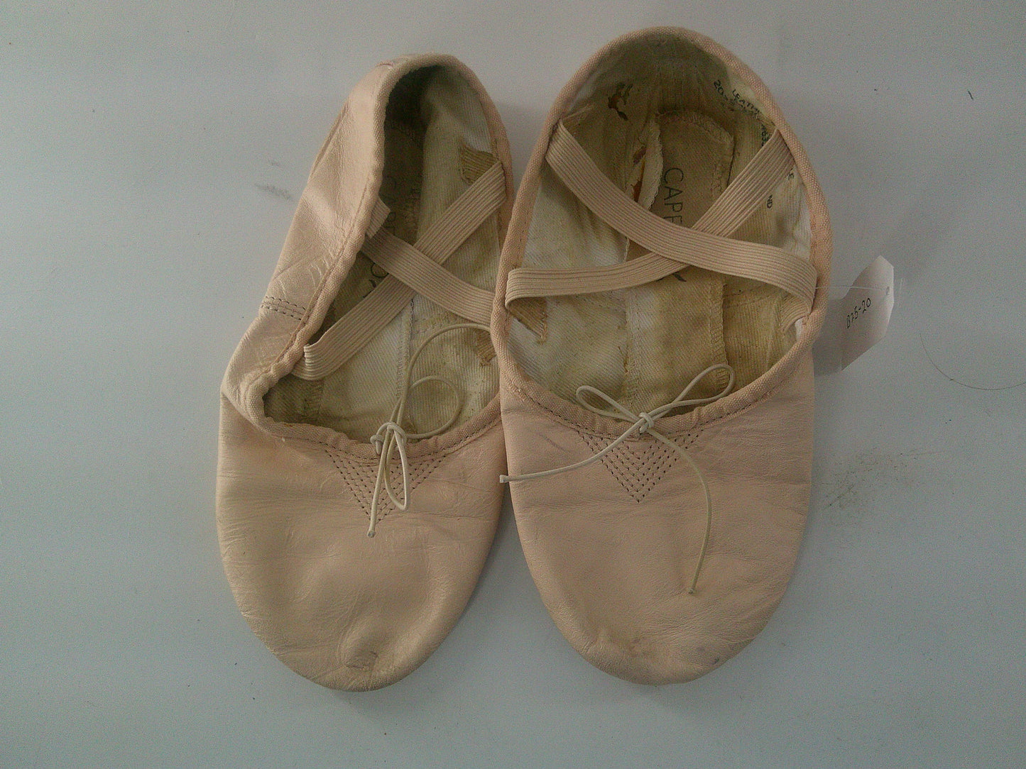 Pre-Owned Ballet Shoes Capezio Womens 6.5M  Leather  Split Sole