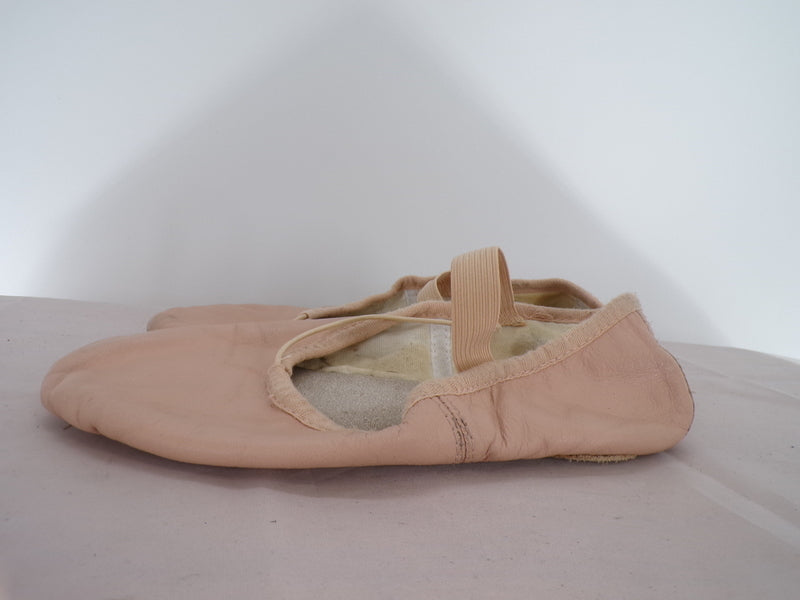Pre-Owned Ballet Shoes Bloch Big Kid 2B  Leather Single Strap Full Sole