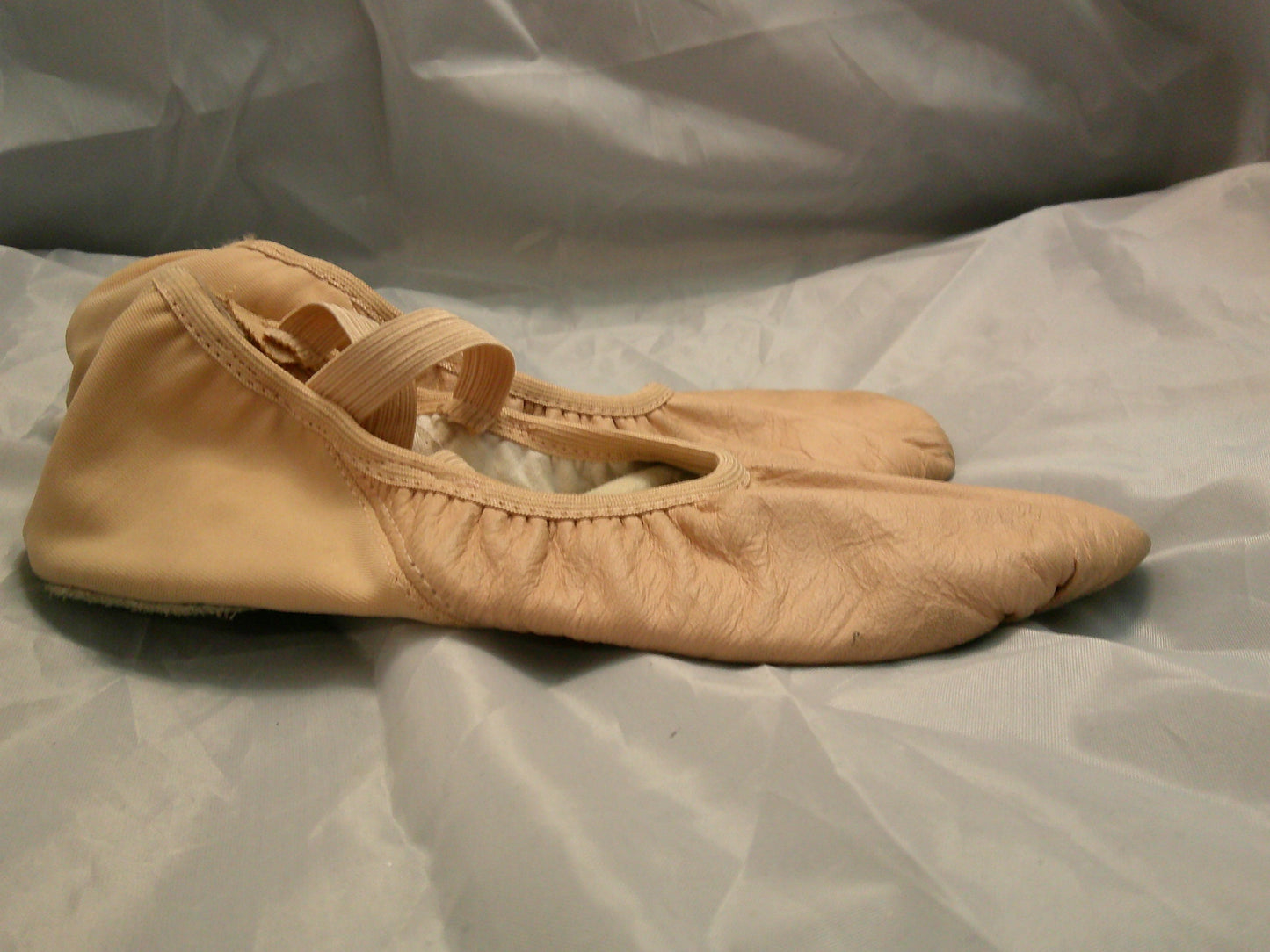 Pre-Owned Ballet Shoes Danz N Motion Adult 8W Leather Cross Straps Split Sole