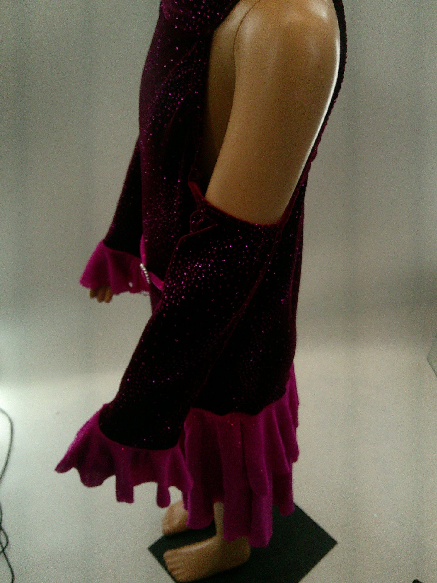 Pre-Owned Costume Large Child Magenta Costume Gallery Jazz Tap Clogging Disco Ruffles Glitter Cold Shoulder
