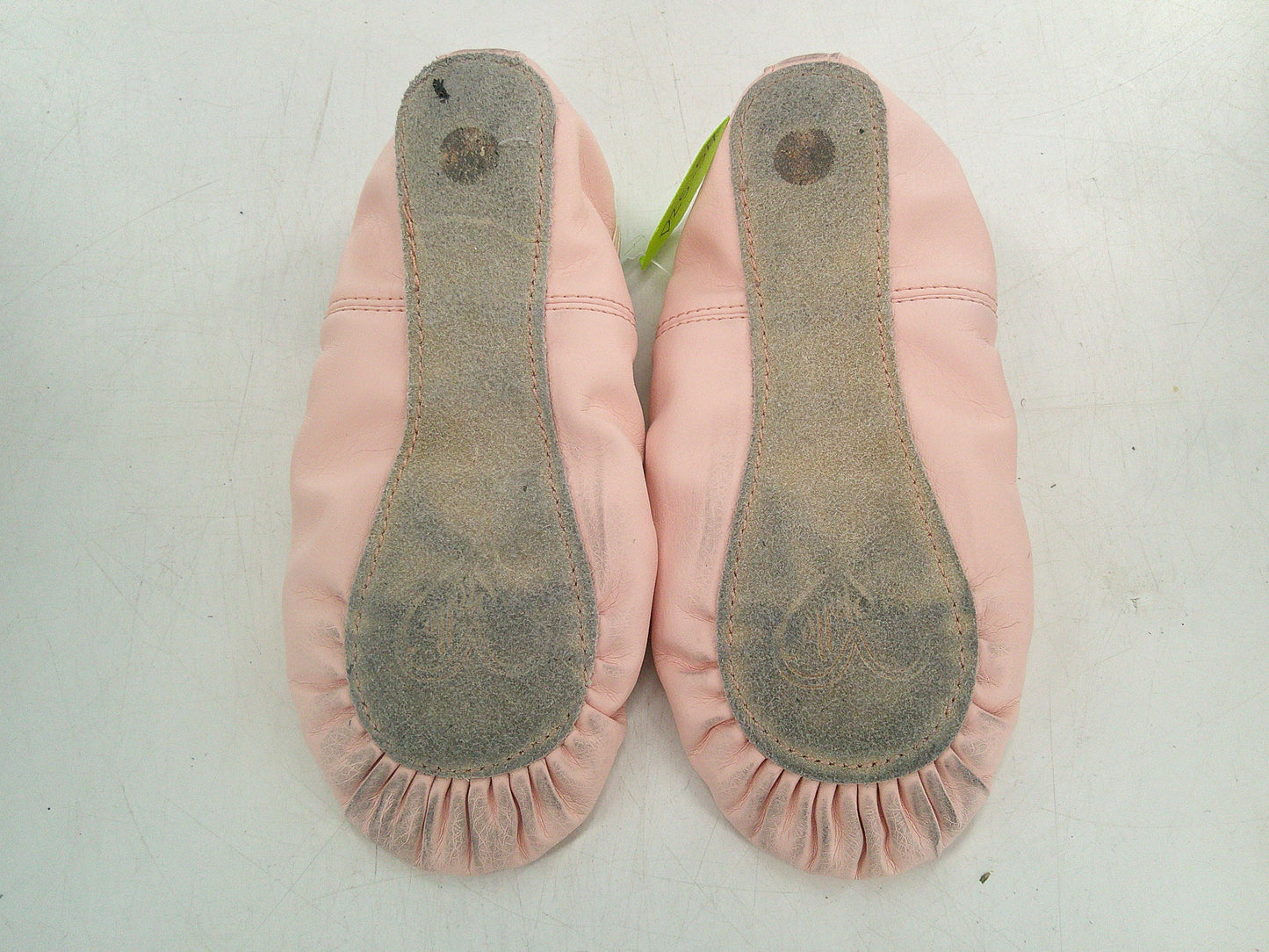 Pre-Owned Ballet Shoes Stelle Youth 2M No Tie Leather Cross Straps Full Sole
