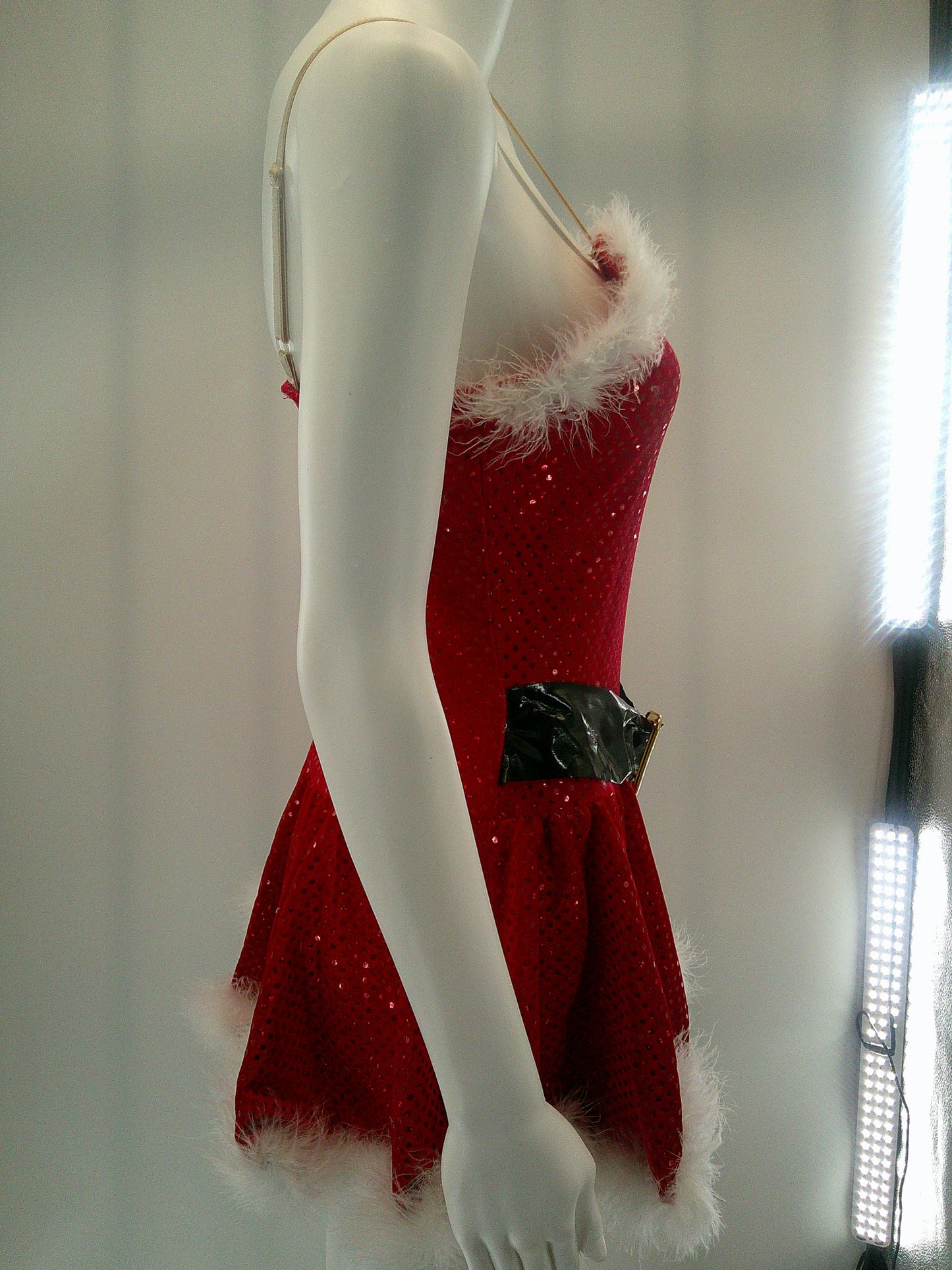 Pre-Owned Costume Jazz Medium Adult Red Curtain Call Dress Feathers Holiday Tap Musical Theater