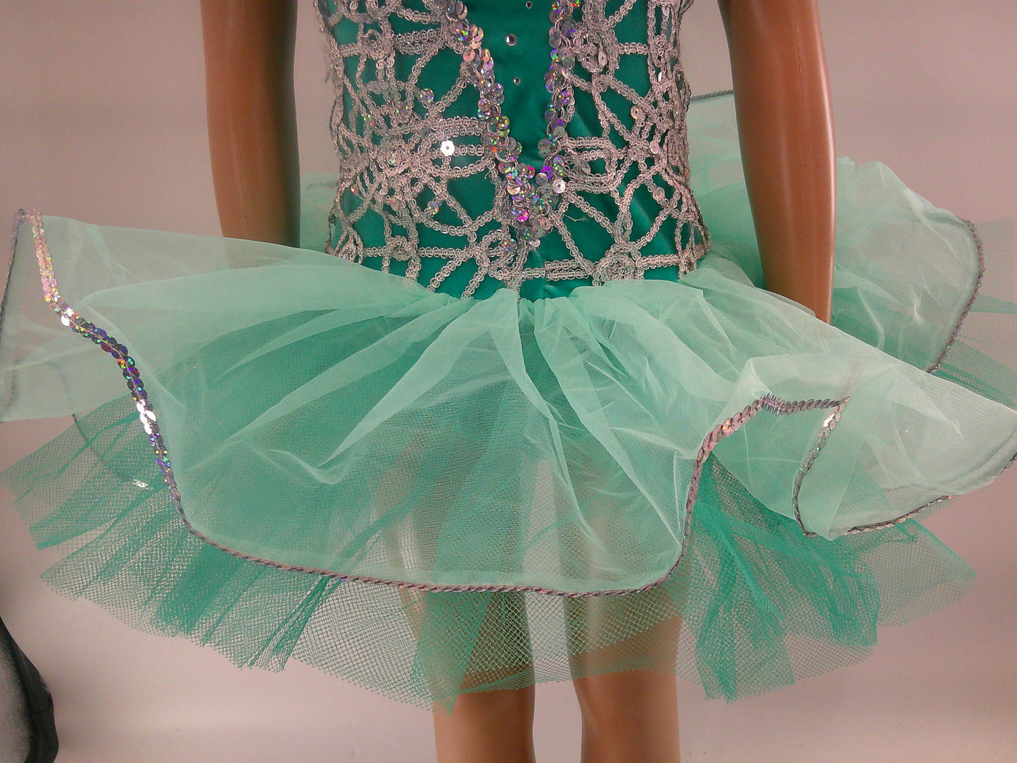 Pre-Owned Costume Ballet Medium Child Teal Curtain Call Tutu Sequin Lace YAGP Winter Queen