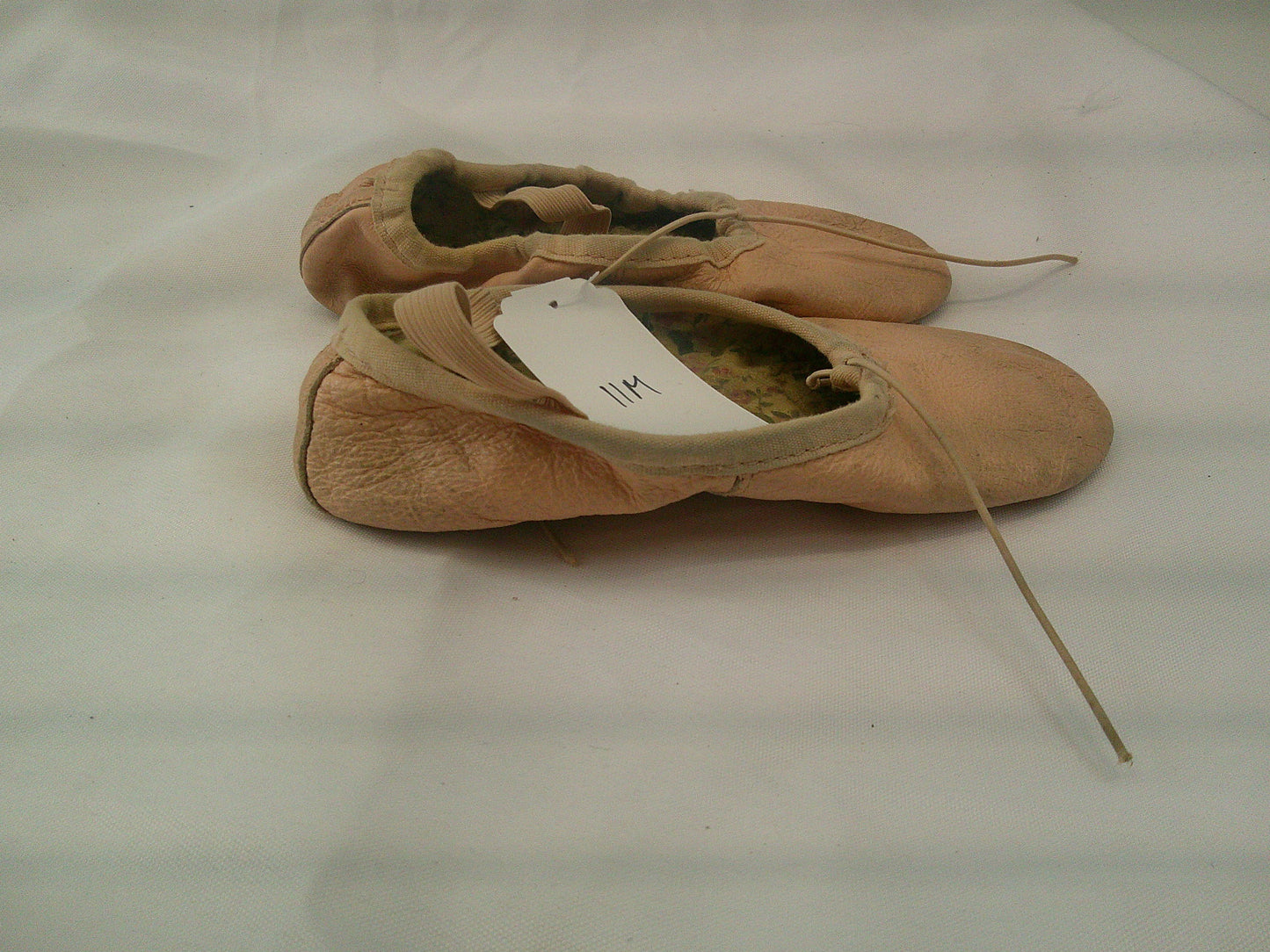 Pre-Owned Ballet Shoes DanzNMotion Toddler 11M  Leather Single Strap Full Sole