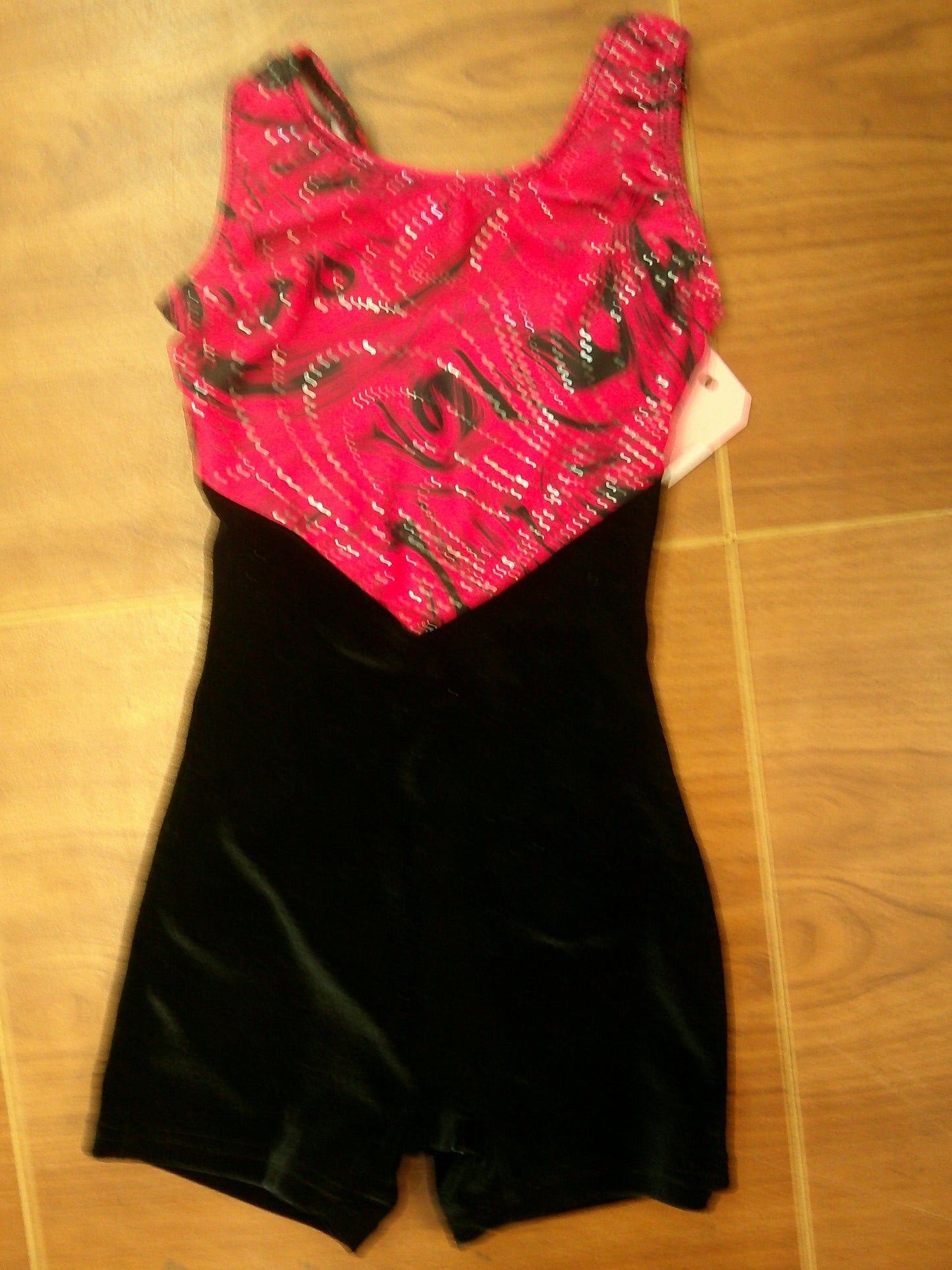 Pre-Owned Gymnastics Biketard Leotard Small Child Black Velvet Red Print Tumbling