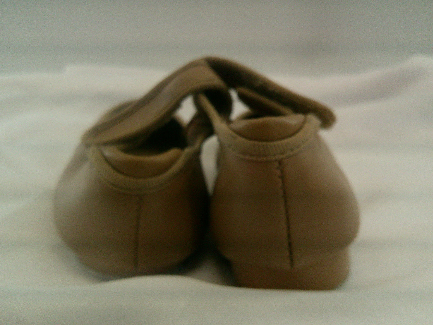 Pre-Owned Tap Shoes Danshuz 534 Toddler 13.5M Tan Mary Jane Easy Strap