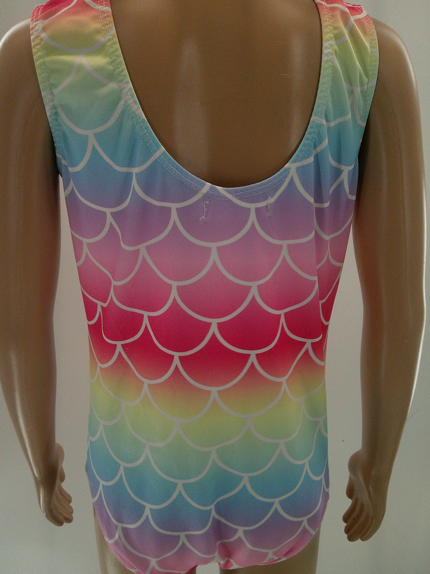 Pre-Owned Gymnastics Leotard Large Child Pastel Rainbow Mermaid