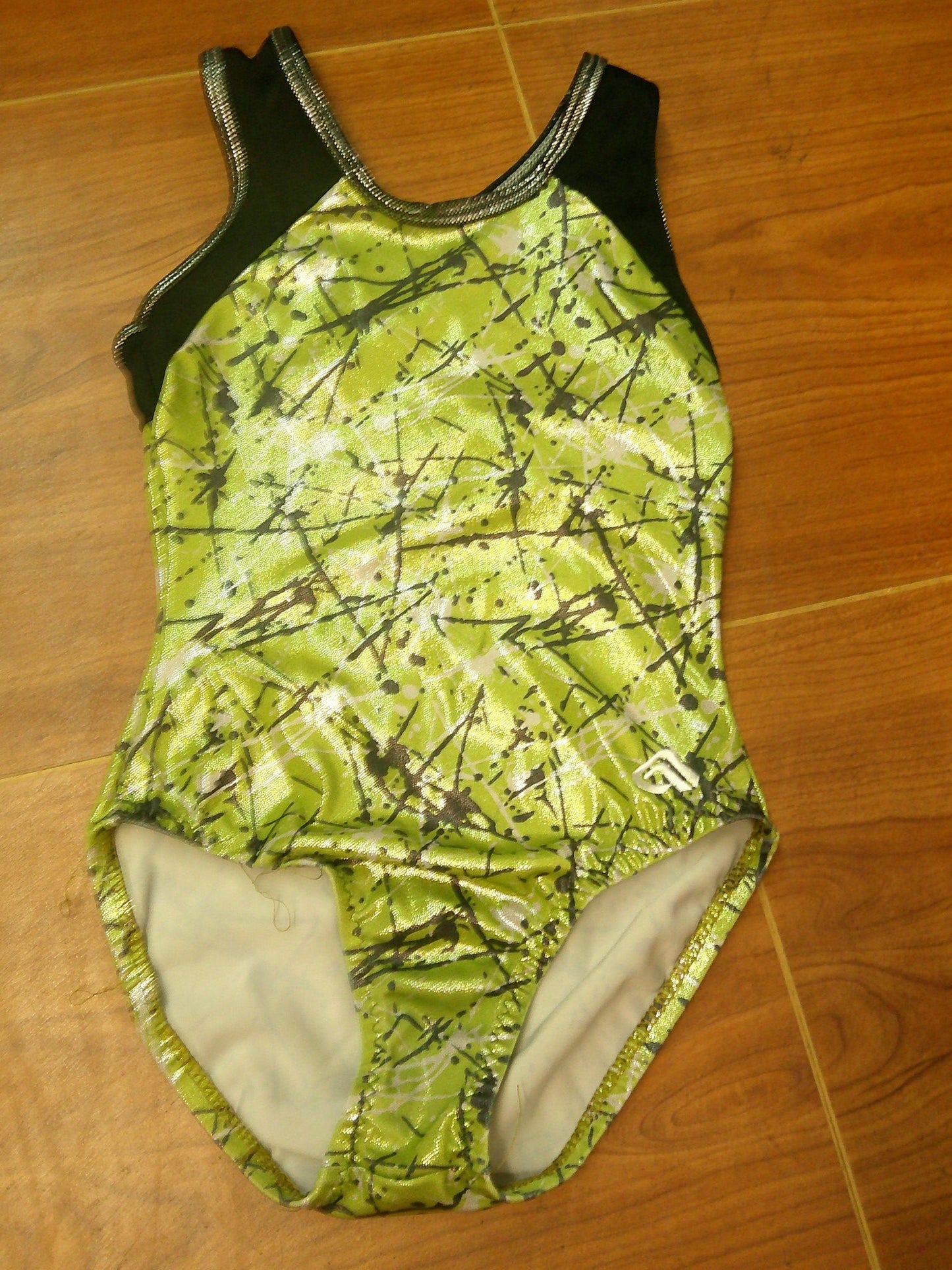 Pre-Owned Gymnastics Leotard by Alpha Factor Green Silver Medium Child