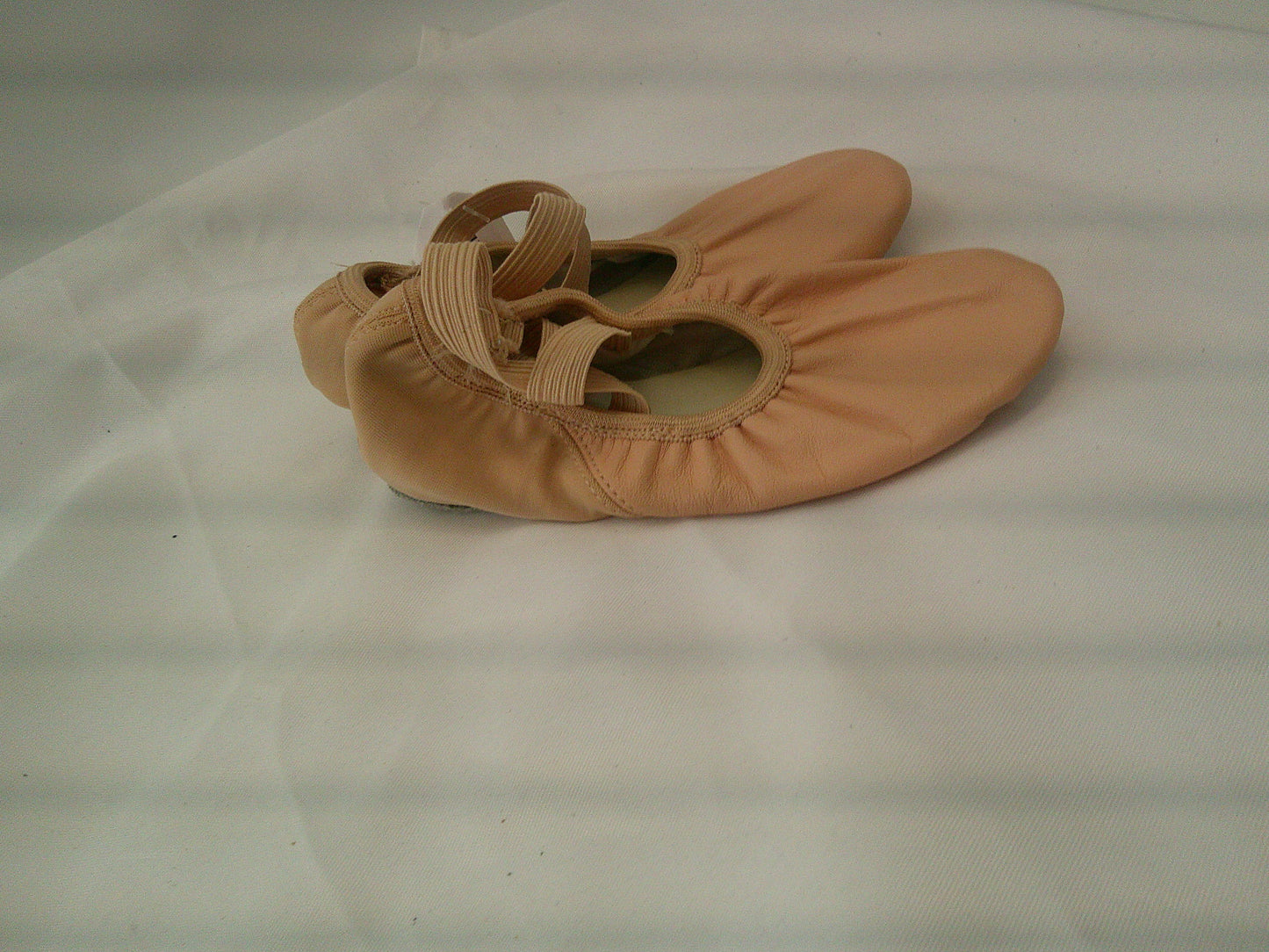 Pre-Owned Ballet Shoes DanzNMotion 397 Child 1M Leather Stretch Cross Strap Split Sole