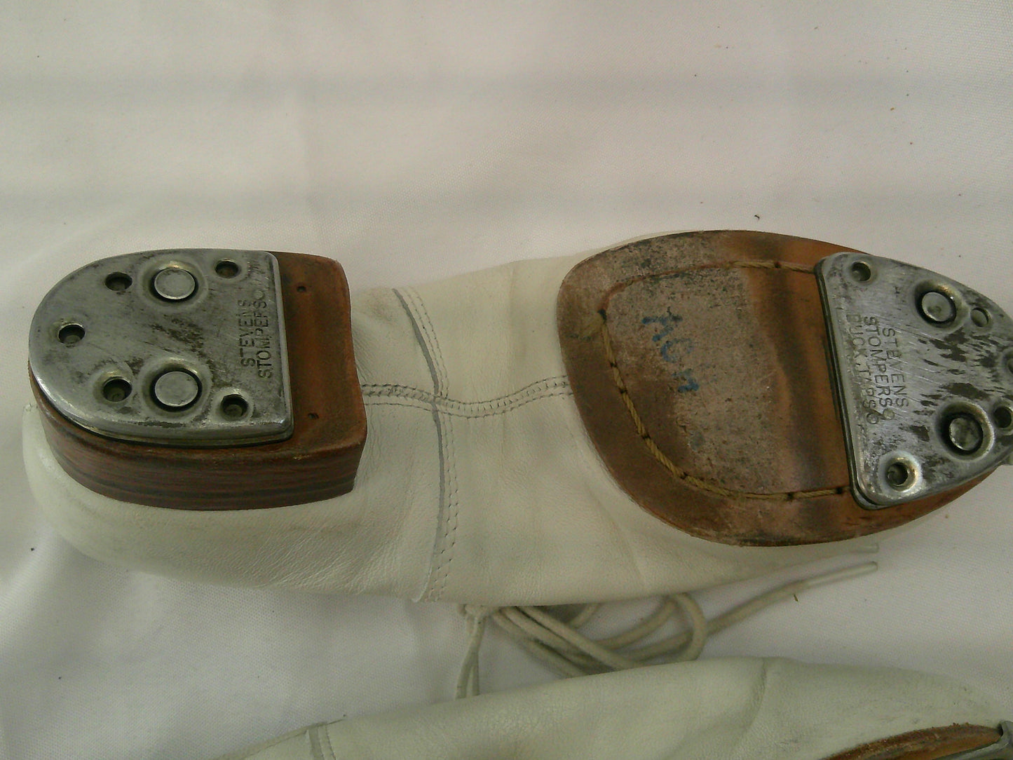 Pre-Owned Buck Clogging Shoes Steven Stompers Womens 7M White Oxford Leather Split Sole